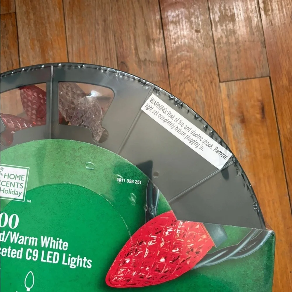 HOME ACCENTS HOLIDAY100 Count Red/Warm White Faceted C9 LED Lights